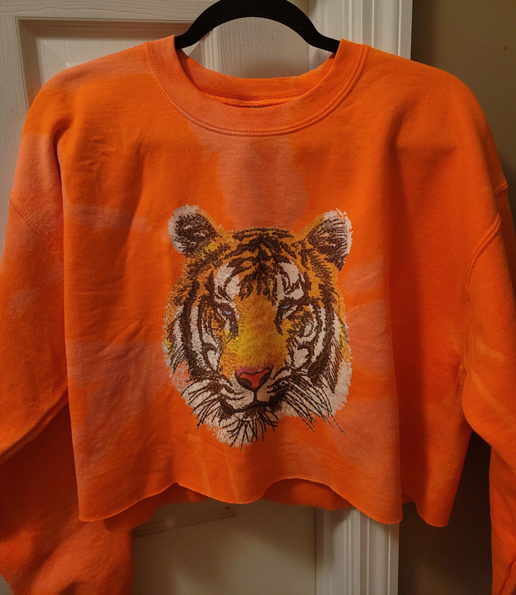 Tiger Cropped Sweatshirt