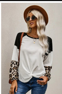 WAFFLE KNIT WITH LEOPARD SLEEVE