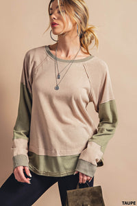 TAUPE CREW NECK COLORBLOCK LONG SLEEVE TOP